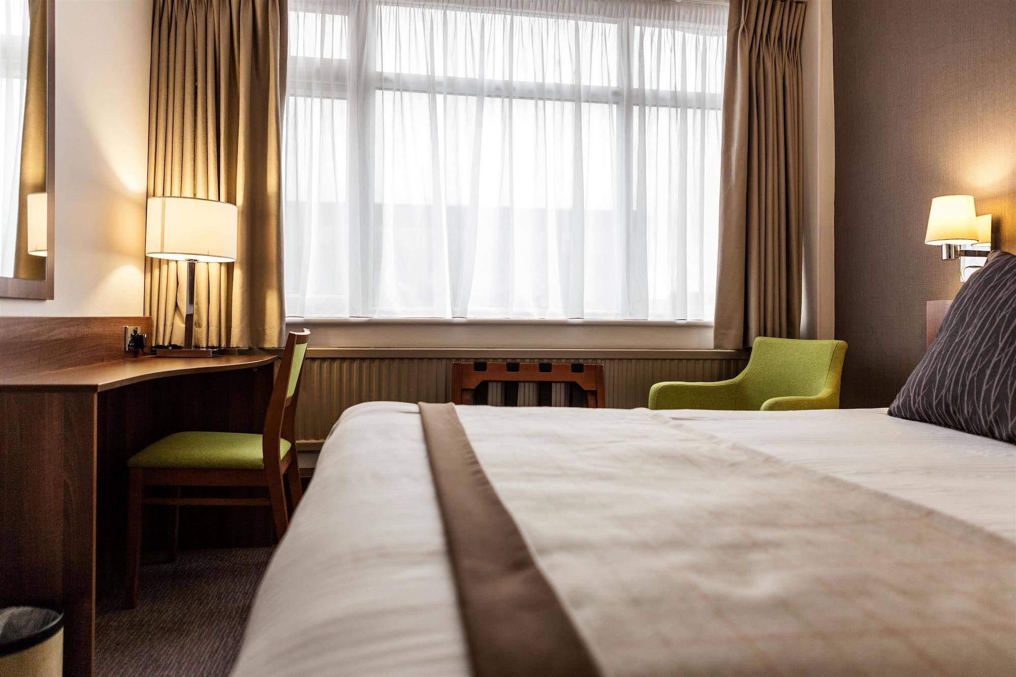 Cresta Court Hotel Άλτρινχαμ Εξωτερικό φωτογραφία