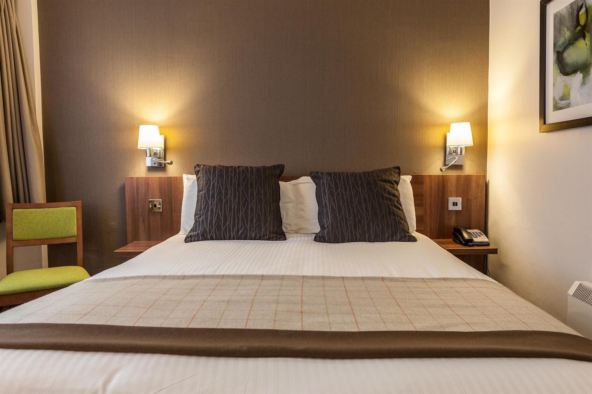 Cresta Court Hotel Άλτρινχαμ Εξωτερικό φωτογραφία