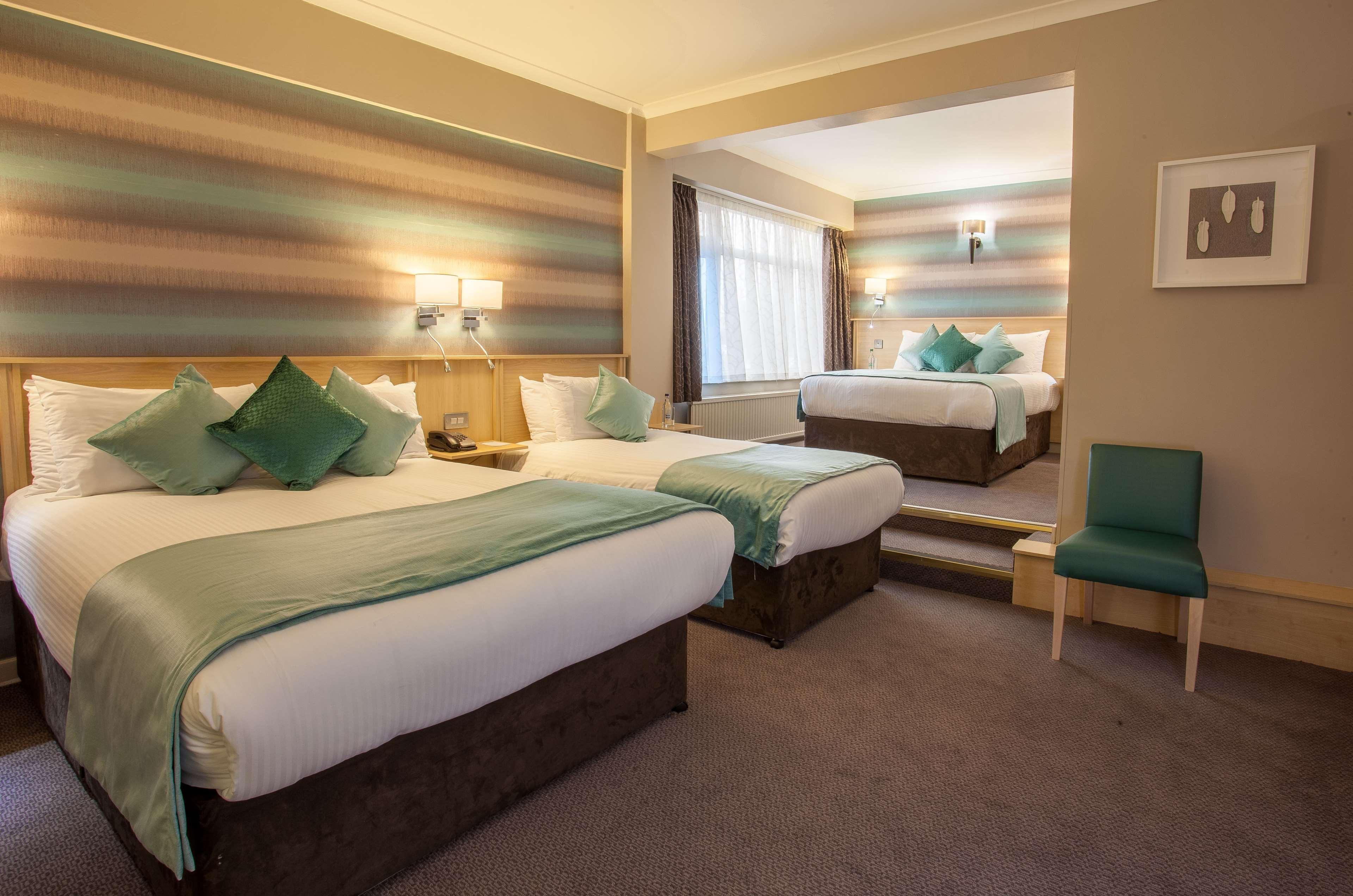 Cresta Court Hotel Άλτρινχαμ Εξωτερικό φωτογραφία