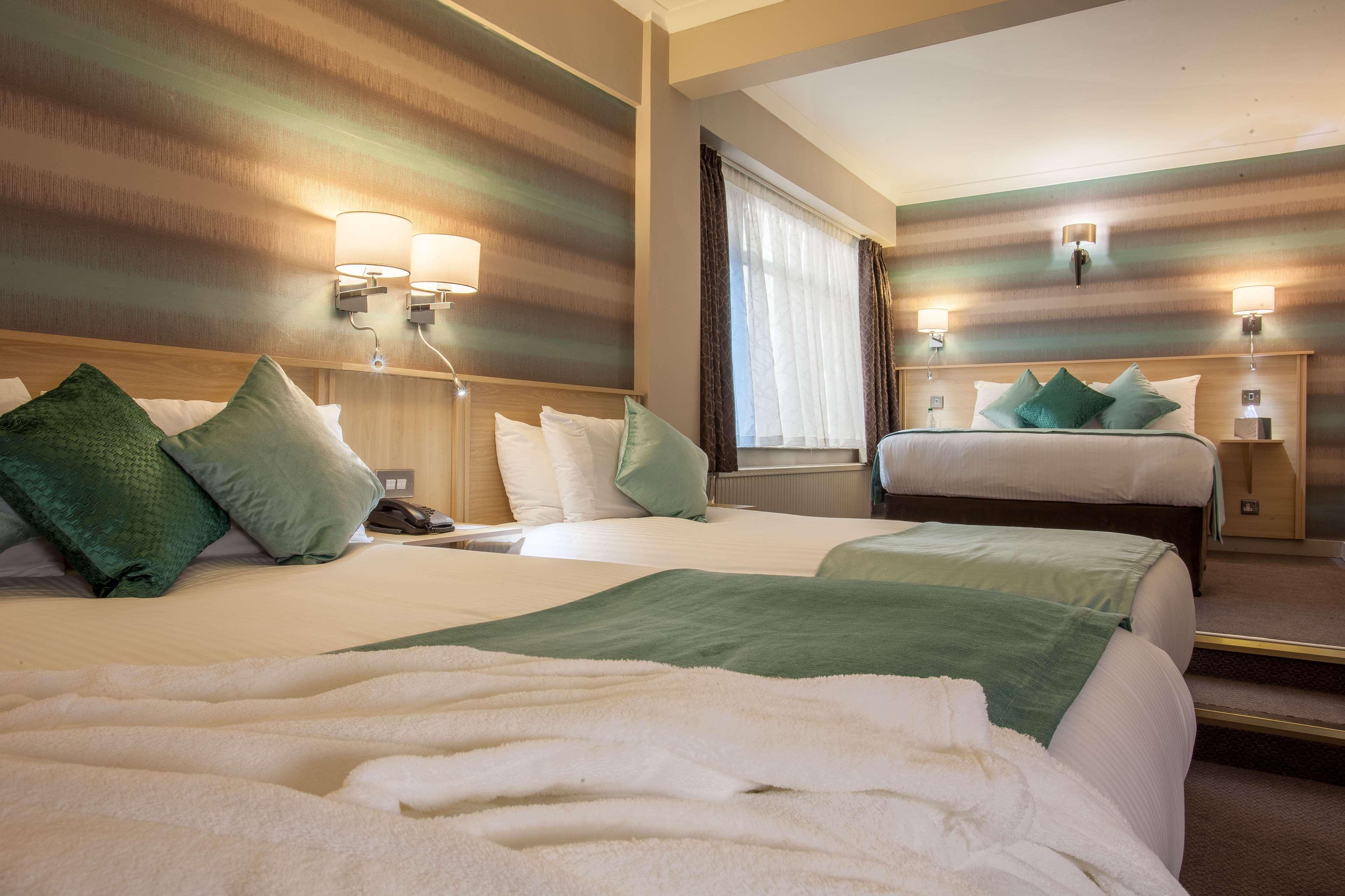 Cresta Court Hotel Άλτρινχαμ Εξωτερικό φωτογραφία