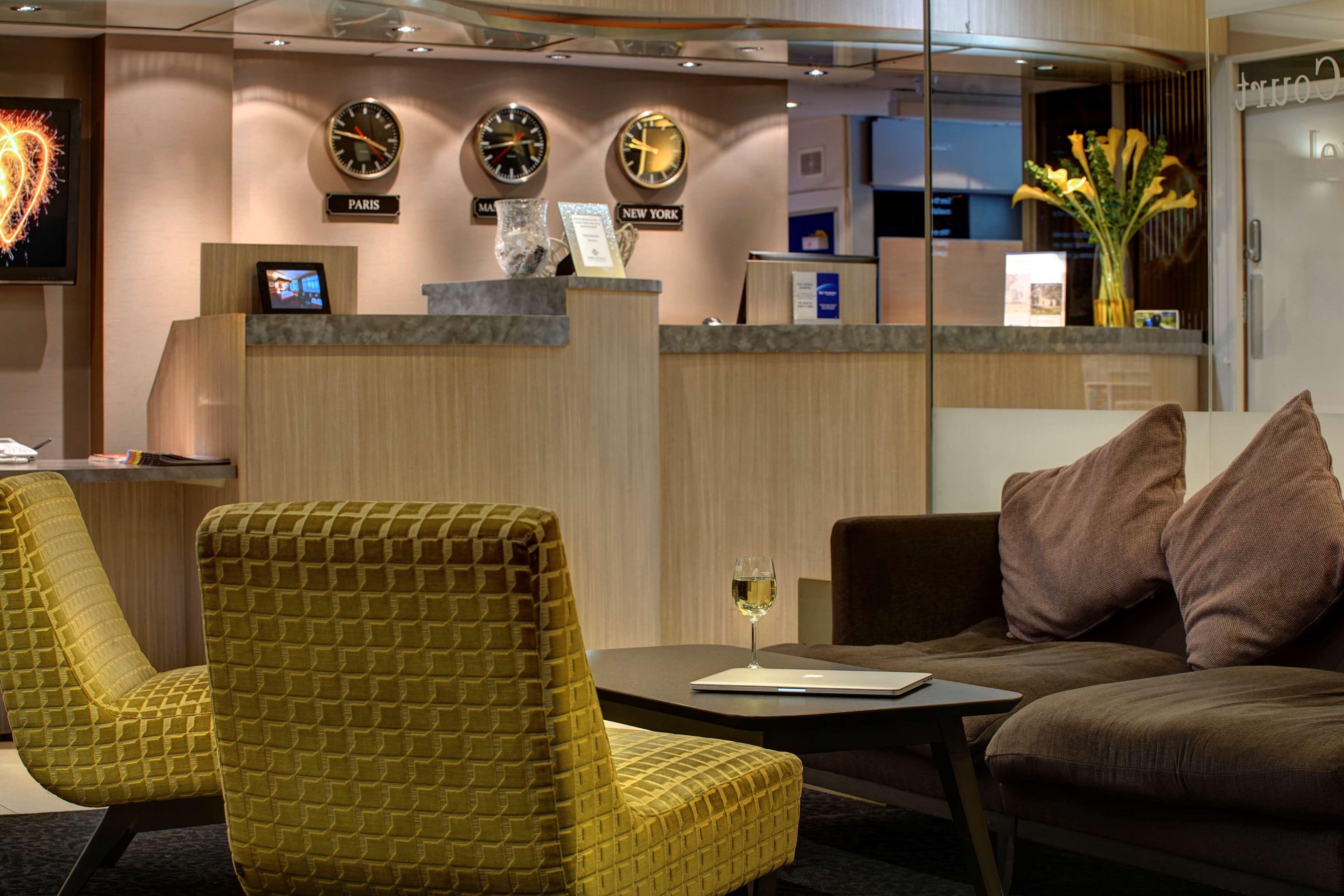 Cresta Court Hotel Άλτρινχαμ Εξωτερικό φωτογραφία