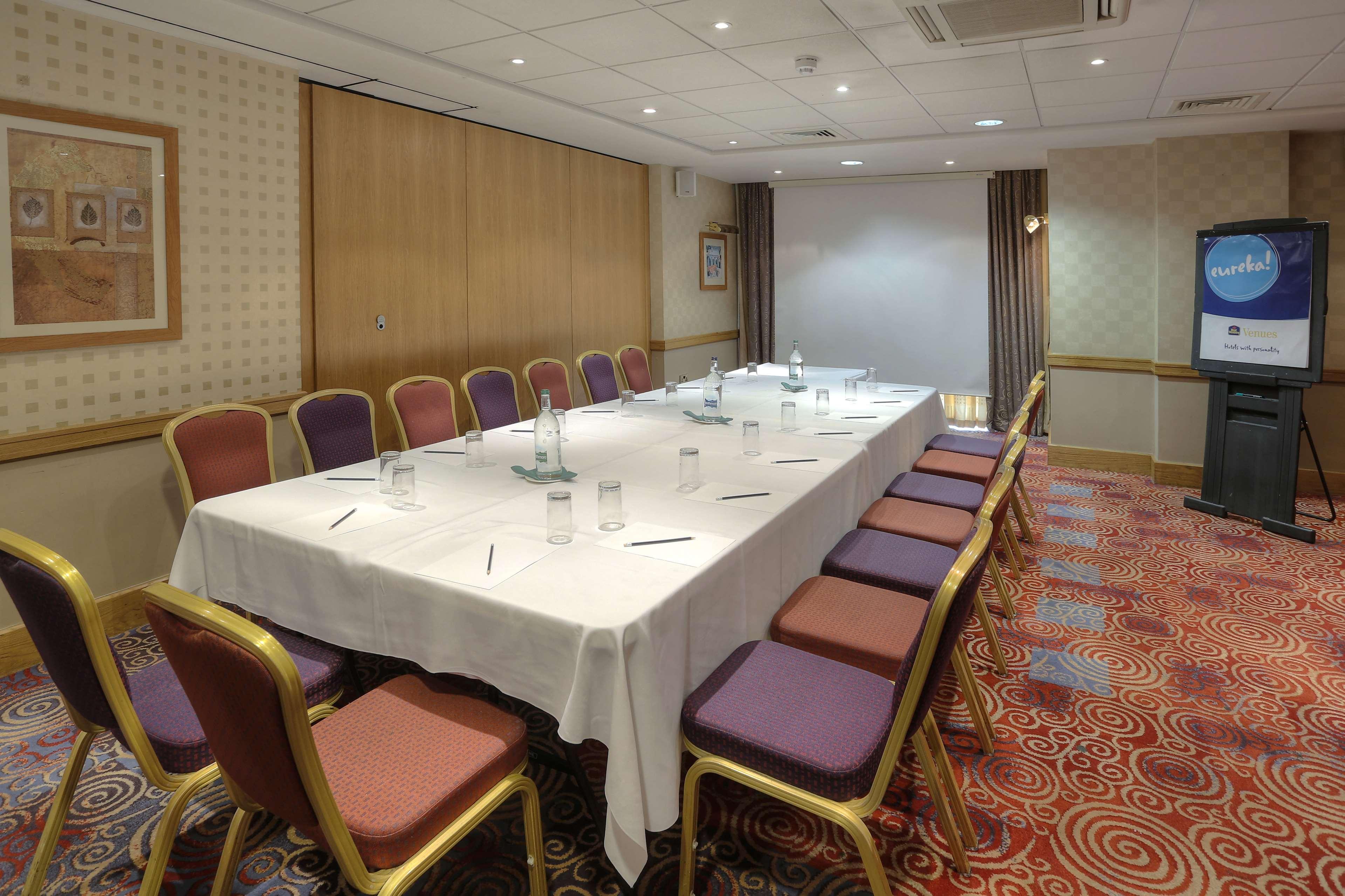 Cresta Court Hotel Άλτρινχαμ Εξωτερικό φωτογραφία