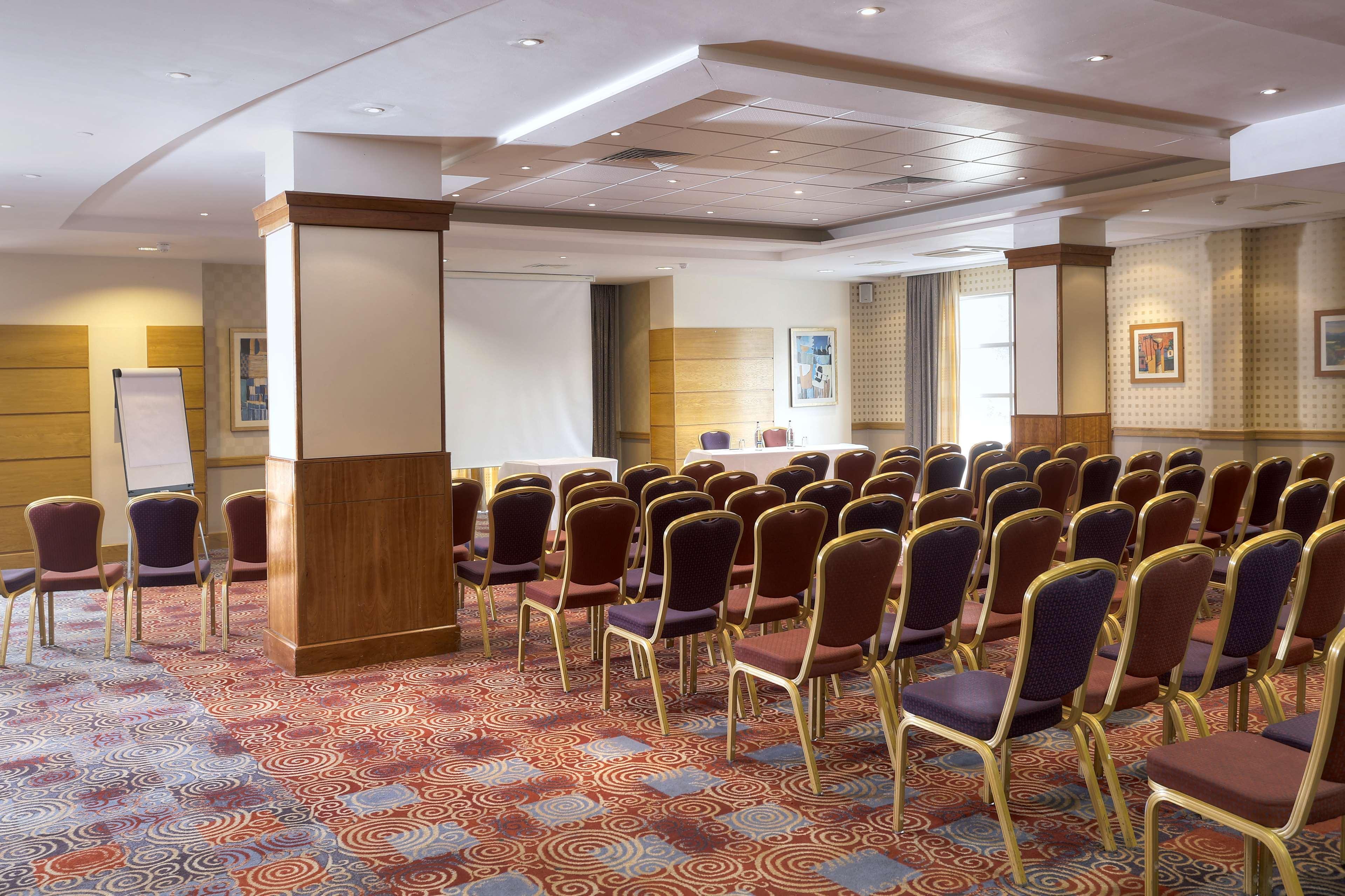 Cresta Court Hotel Άλτρινχαμ Εξωτερικό φωτογραφία
